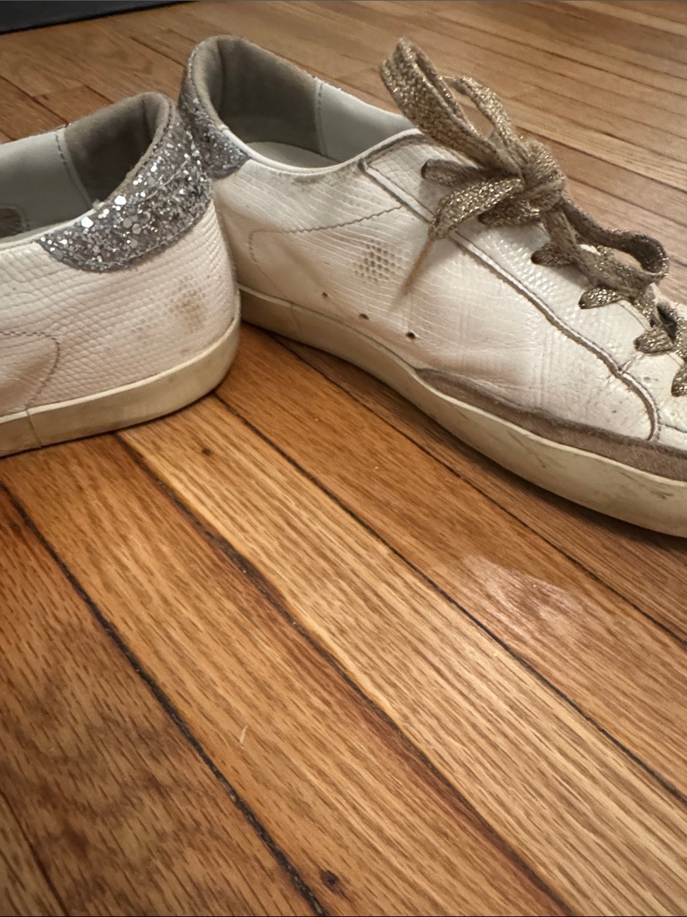 Golden Goose Superstar Style White Leather Sneakers with Gold Star - Picture 5 of 7